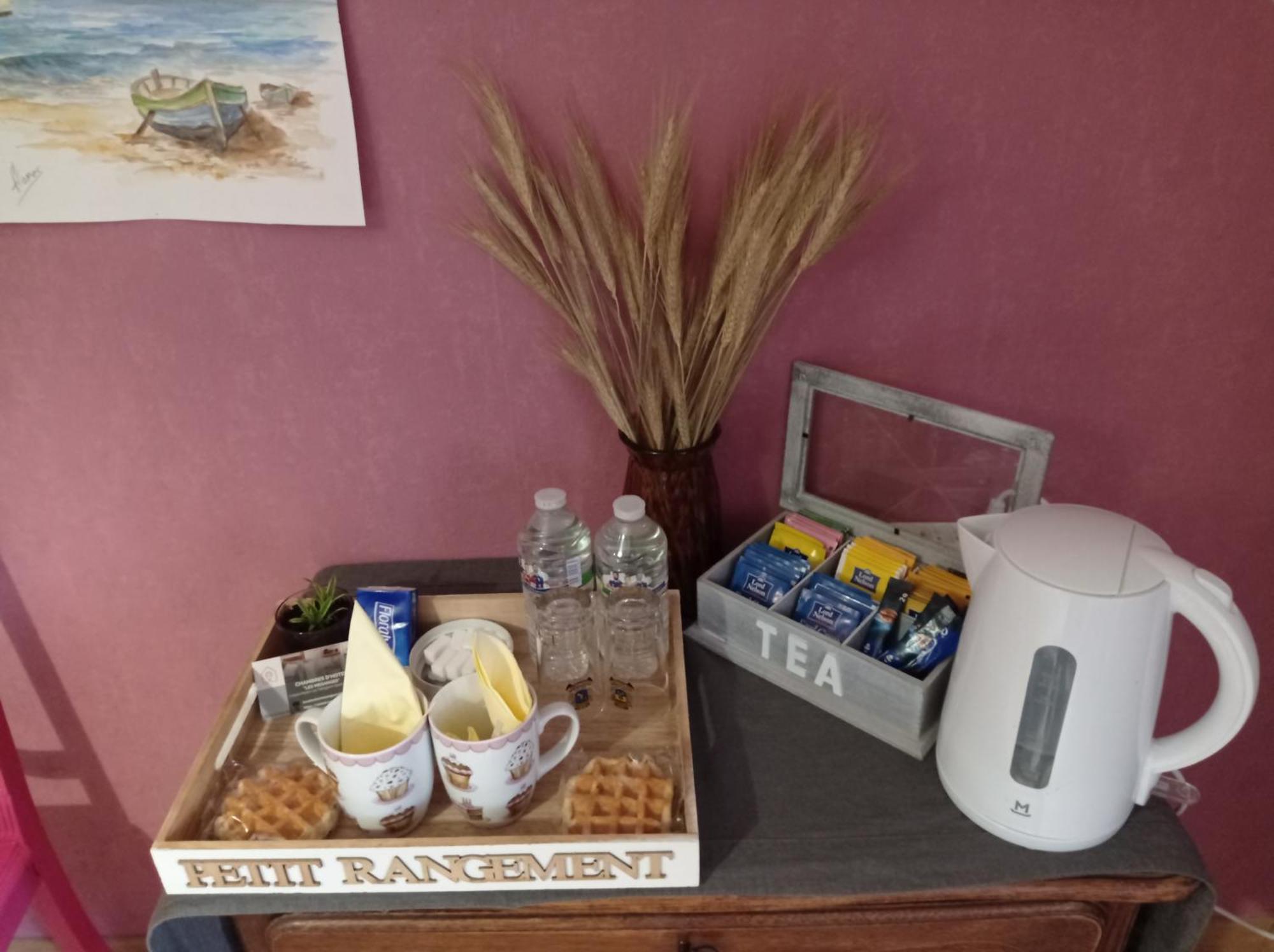 Chambres D'Hotes Les Mesanges Saint-Martin-Lez-Tatinghem Rom bilde